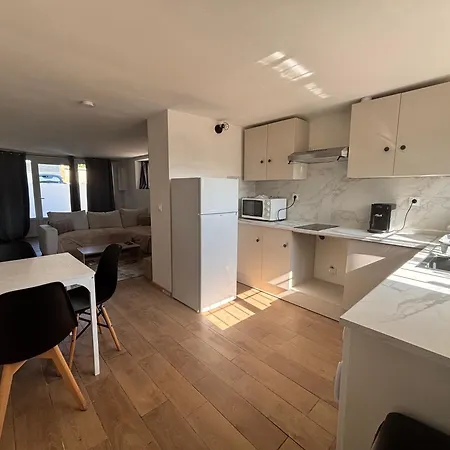 Апартаменты Cosy Avec Jardin Et Terrasse Au Calme